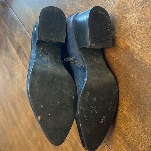 Urban Outfitters 2” blue fake cowhide ankle boots - Picture 5 of 9